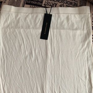 Ivory skirt NWT. Size large.